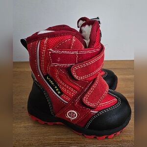 NWOB VINCENT Infant Red Velcro Closure Lined Winter Boots